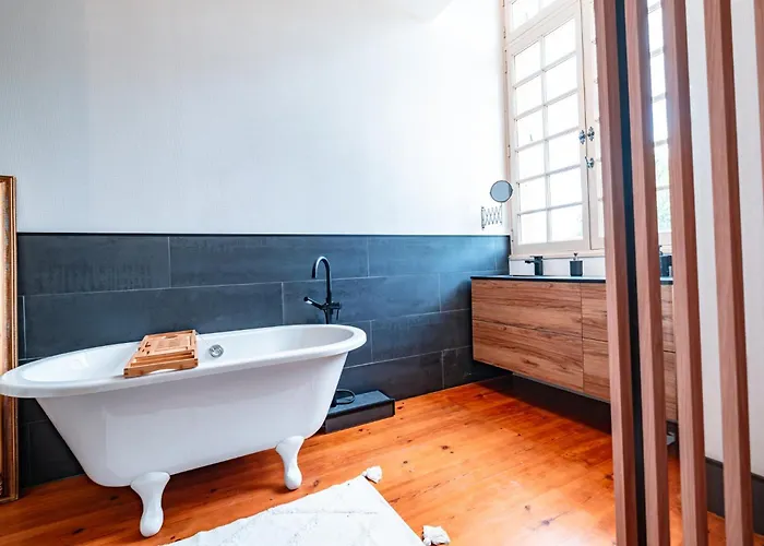 Chateau Beaudesert - Piscine - Tennis - Parc De 50ha * Corbarieu