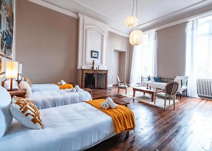 Chateau Beaudesert - Piscine - Tennis - Parc De 50ha Corbarieu